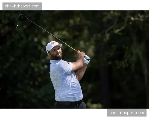 美国大师赛决赛轮：绿夹克归属即将揭晓，领先组竞争激烈